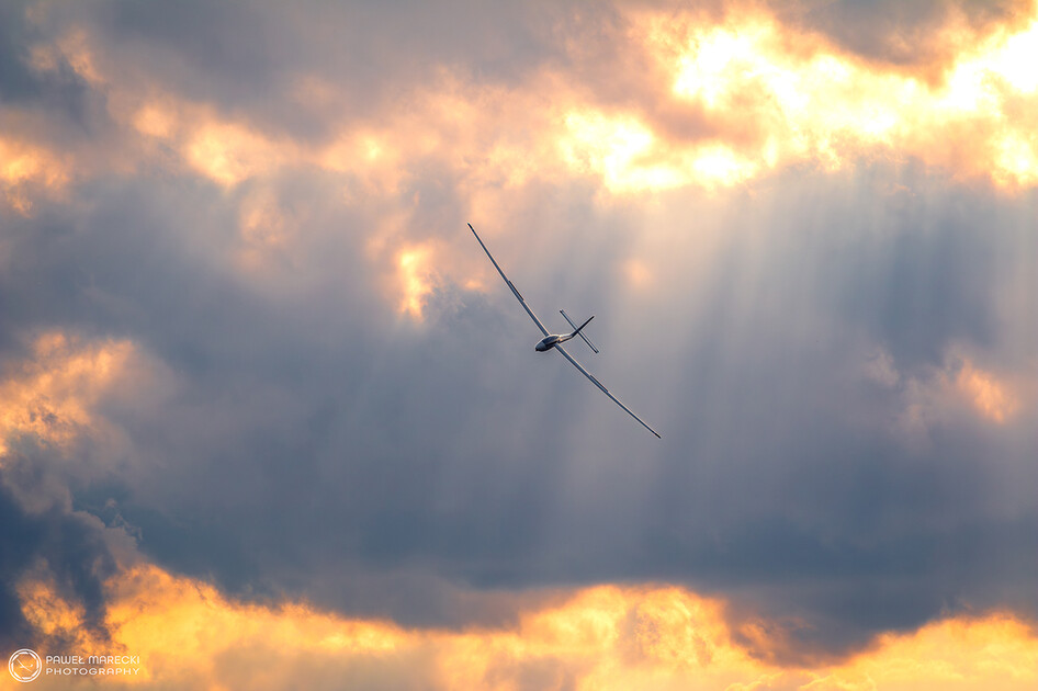 SZD-54-2 Perkoz landing in sunset
